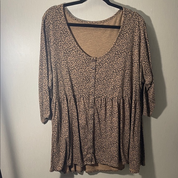Wonderly Tops - Wonderly Leopard Print button down babydoll tiered Women's Top black brown plus
